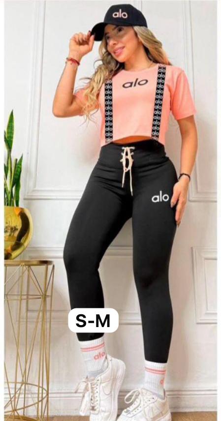 Conjunto 4 pienzas incluye medias y gorra